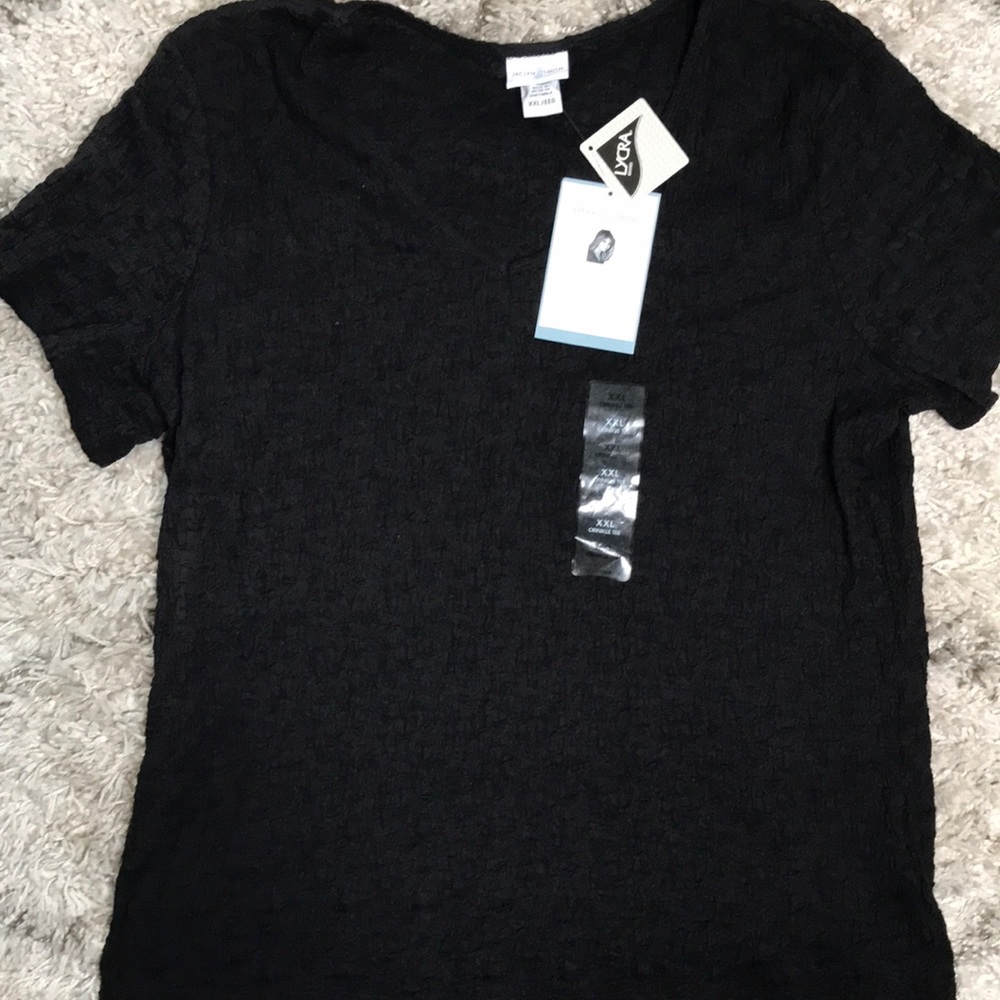Jaclyn Smith - Crinkle Black Tee